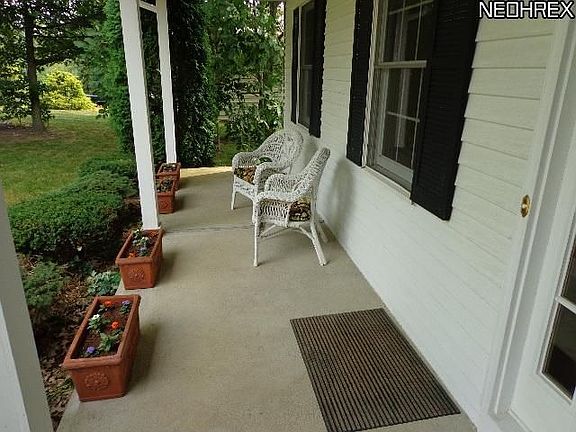 3rd image of 1122 Iroquois Run