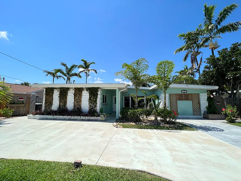 1927 Cypress Ave — Photo 2