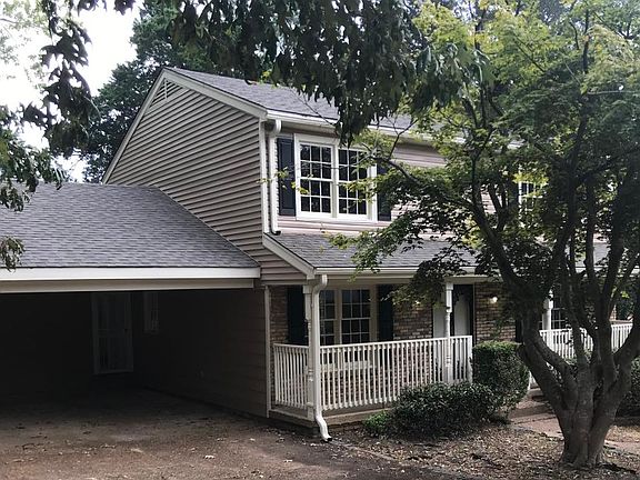 2nd image of 2052 Abbey Ln