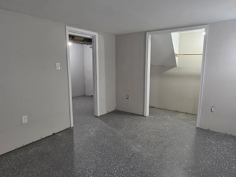 1019 Green Ln — Photo 34
