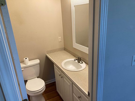 4th image of 821 W 18th St #A