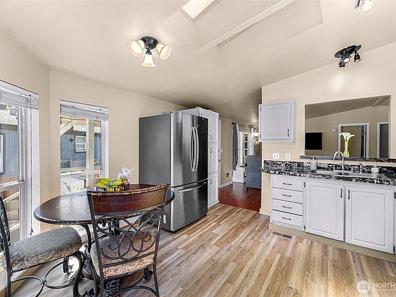 5th image of 700 N Reed Street #64