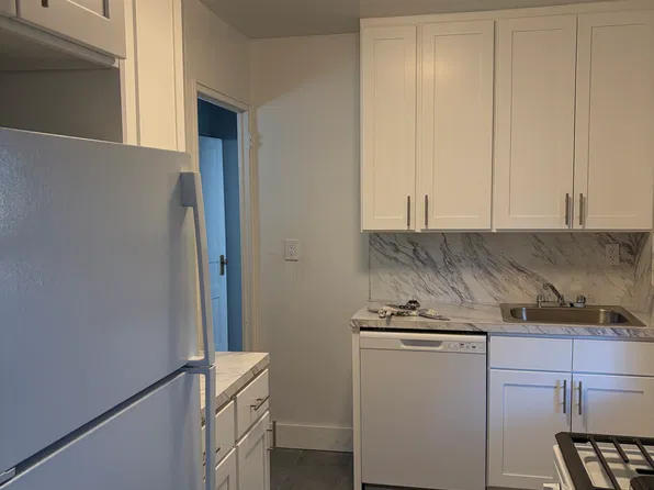 189-20 69th Ave #2, Fresh Meadows, NY 11365