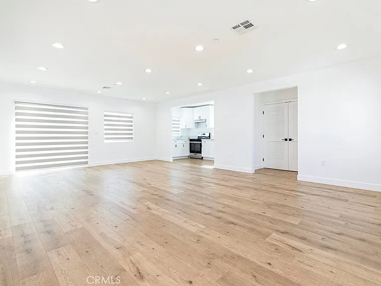 12340 Lull St — Photo 7