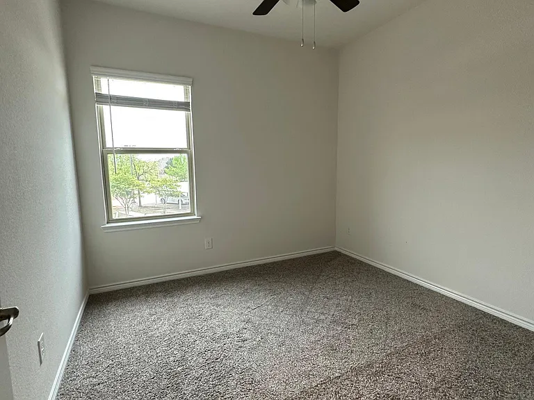 2408 Klamath Dr — Photo 15