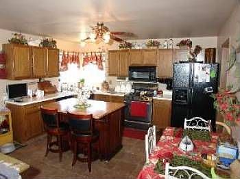 4th image of 445 Windridge Dr