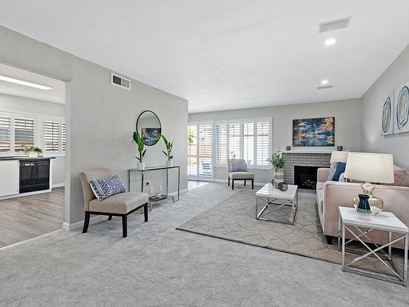 4th image of 377 Conestoga Way