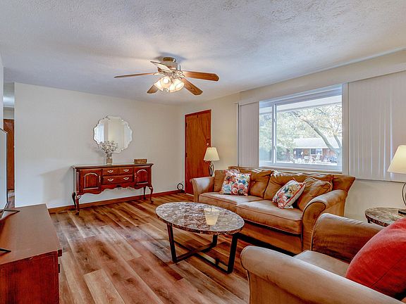 5th image of 647 Cherry Blossom Dr
