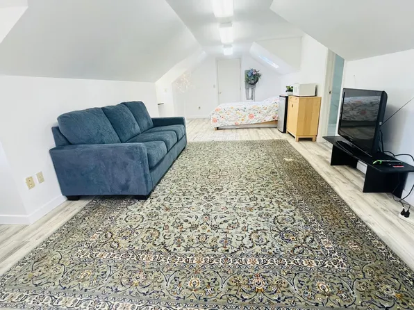 20036 19th Ave NE #B, Seattle, WA 98155