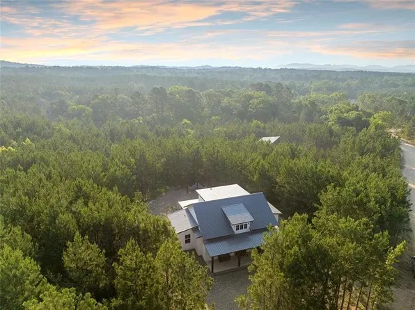 140 S Spruce Trl, Broken Bow, OK 74728