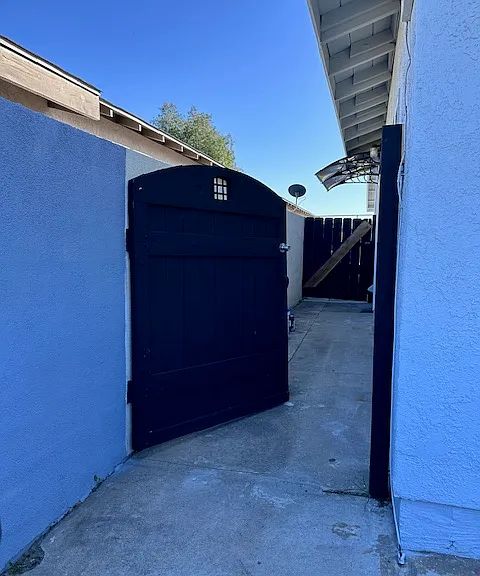 Private side Entrance.