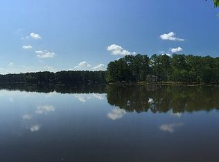 153 Lakeview Dr, Whispering Pines, NC 28327