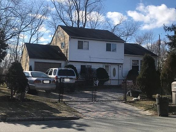 3rd image of 278 Brookhaven Ave