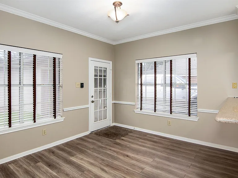 15118 Greenleaf Ln — Photo 19