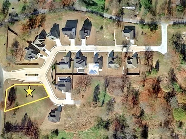 758 E Harlan Dr, Tahlequah, OK 74464