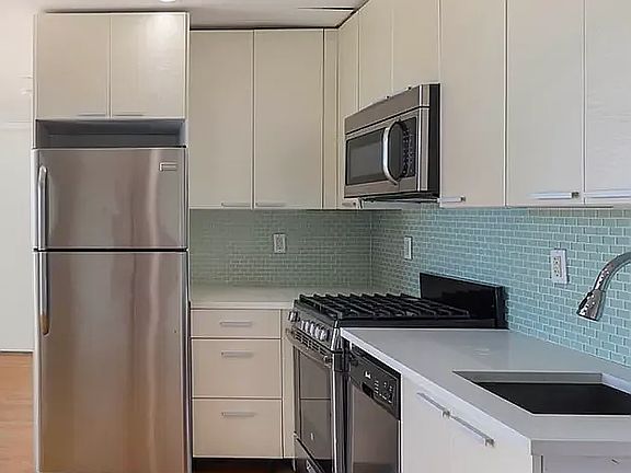 2nd image of 1433 De Kalb Ave #1C