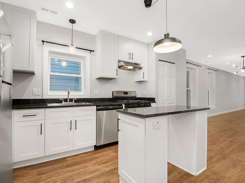1st image of 2311 S Whipple St #1