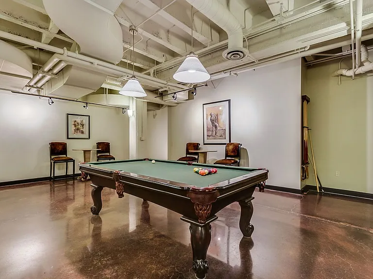 114 W Adams St #610 — Photo 44