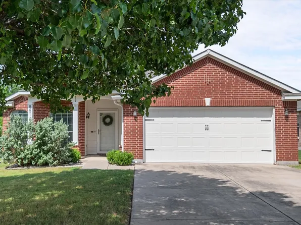 8512 Whispering Willow Ln, Fort Worth, TX 76134