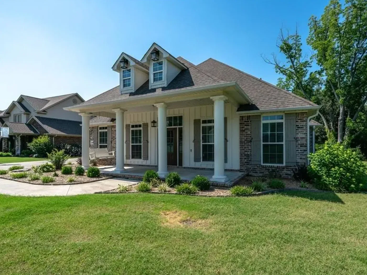 4 bed, 3.5 bath, 2550 sqft, $4,500 — Photo 2