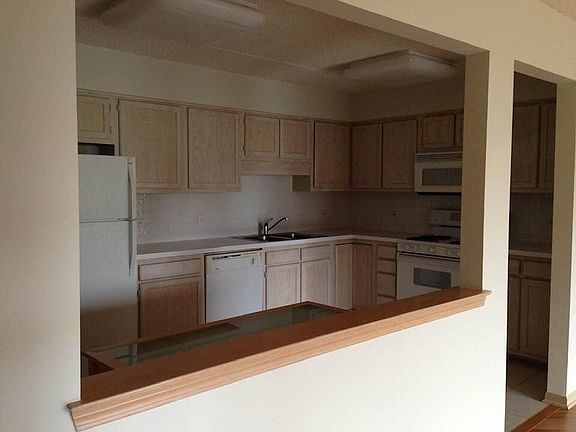 4th image of 6450 W Berteau Ave APT 403