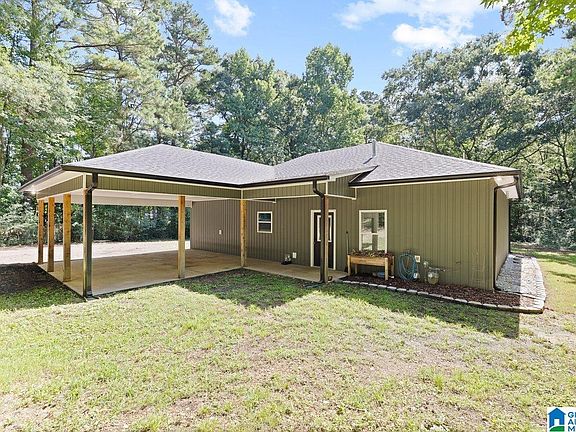 3rd image of 211 Iris Ave