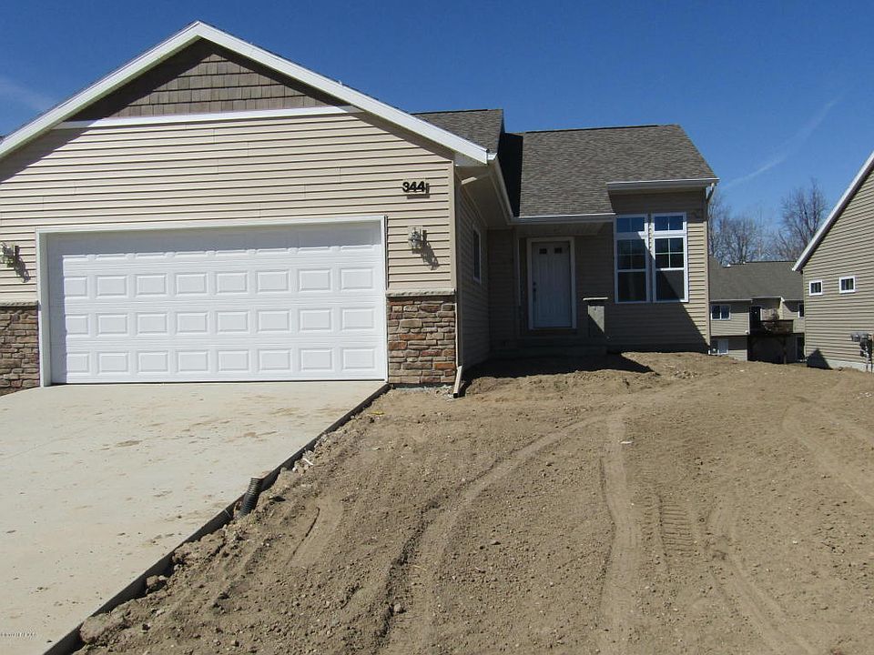 1st image of 344 Barrington Cir #39