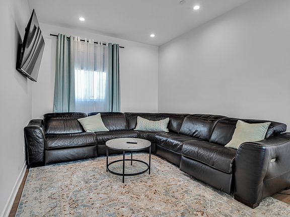 4th image of 10634 Ledeen Dr