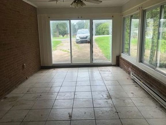 3rd image of 406 Fields Dr
