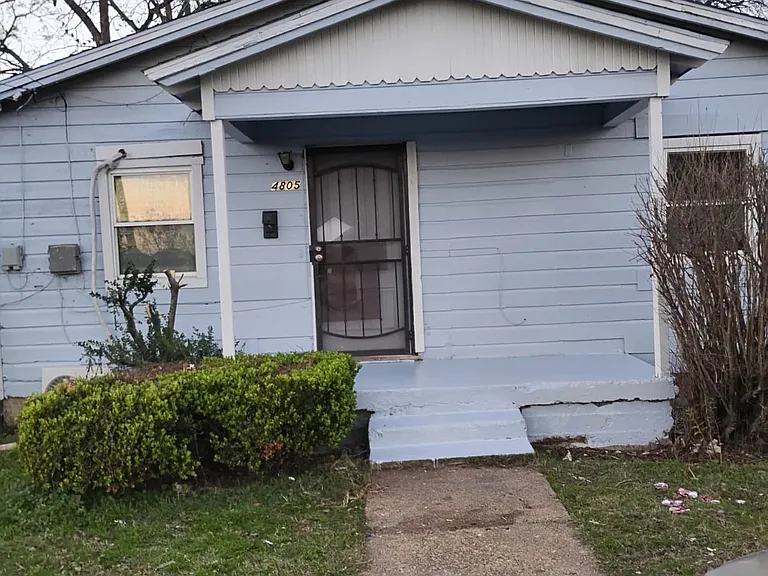 4805 Collins Ave — Photo 1