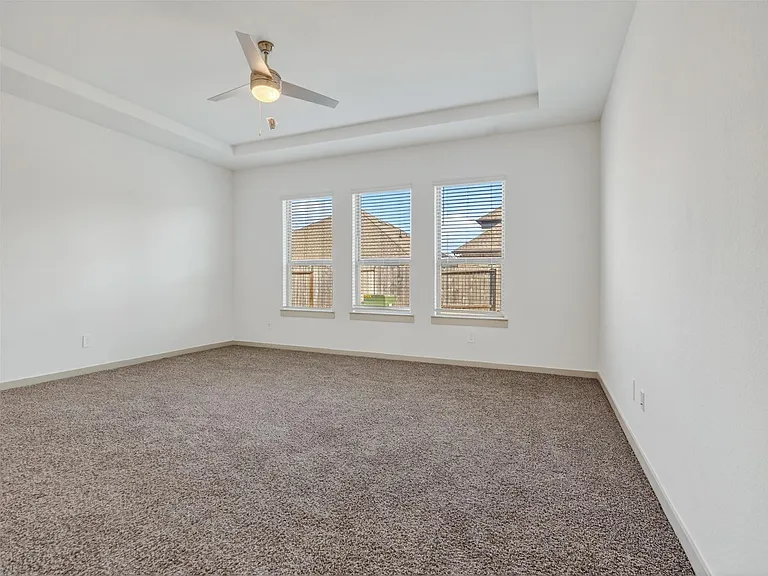 818 Kingwood Dr — Photo 21