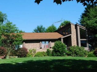 67562 Pogue Rd, Saint Clairsville, OH 43950