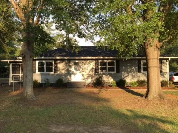 130 Highland Dr, West Point, GA 31833