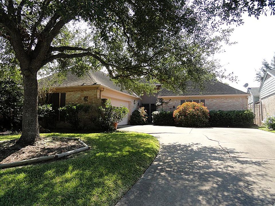 1st image of 47 Bendwood Dr