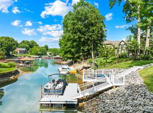 2474 Green Point Ln, Denver, NC 28037