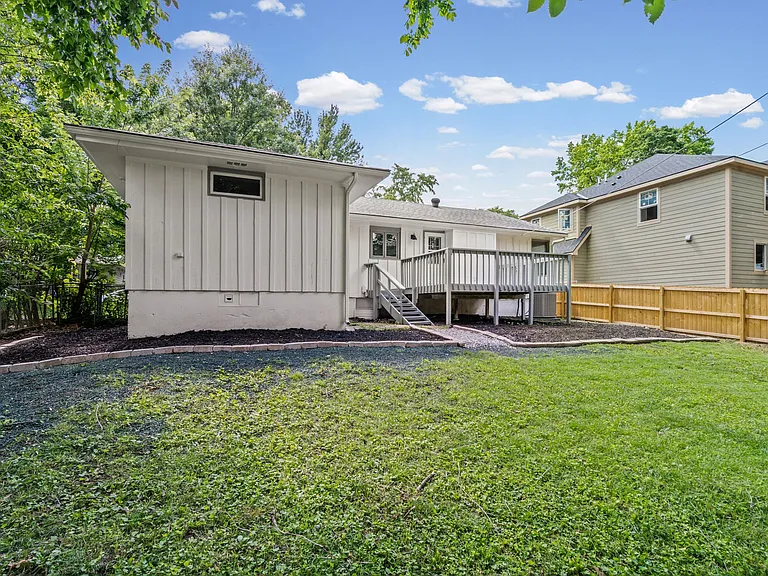 7809 Rosewood Dr — Photo 32