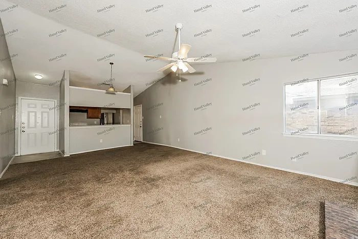 3 bed, 1.0 bath, 1158 sqft, $1,795 — Photo 3