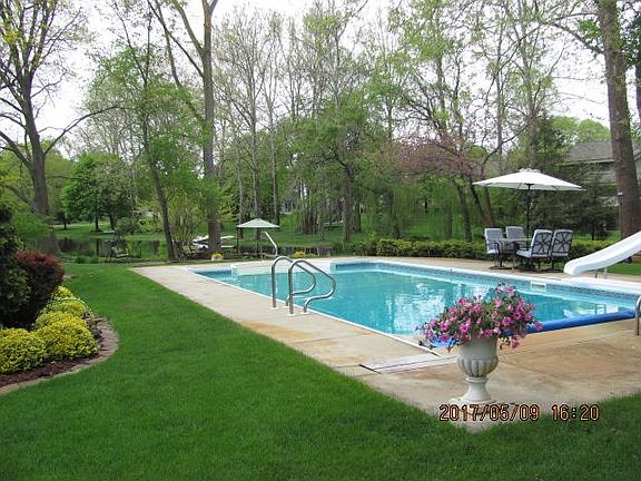 3rd image of 22517 Winchester Dr