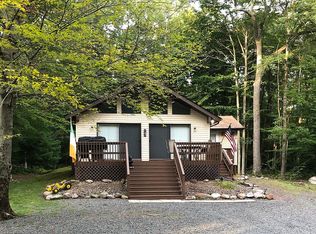 121 Sunrise Ln, Albrightsville, PA 18210