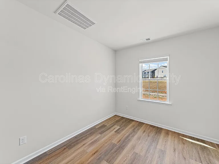 204 Calvin Creek Dr — Photo 9