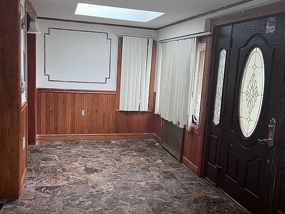 5th image of 103 E Saint Marks Pl APT 1