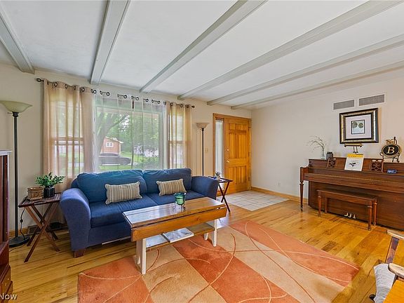 2nd image of 204 Eastwood Dr