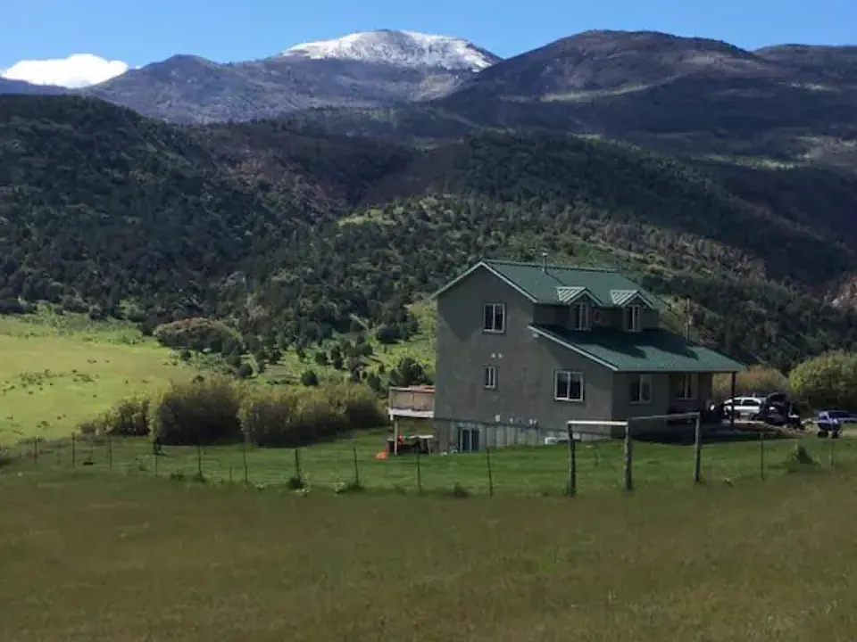 14272 S Highway 89