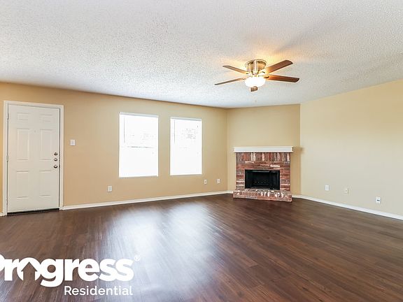 2nd image of 660 Lowe Dr