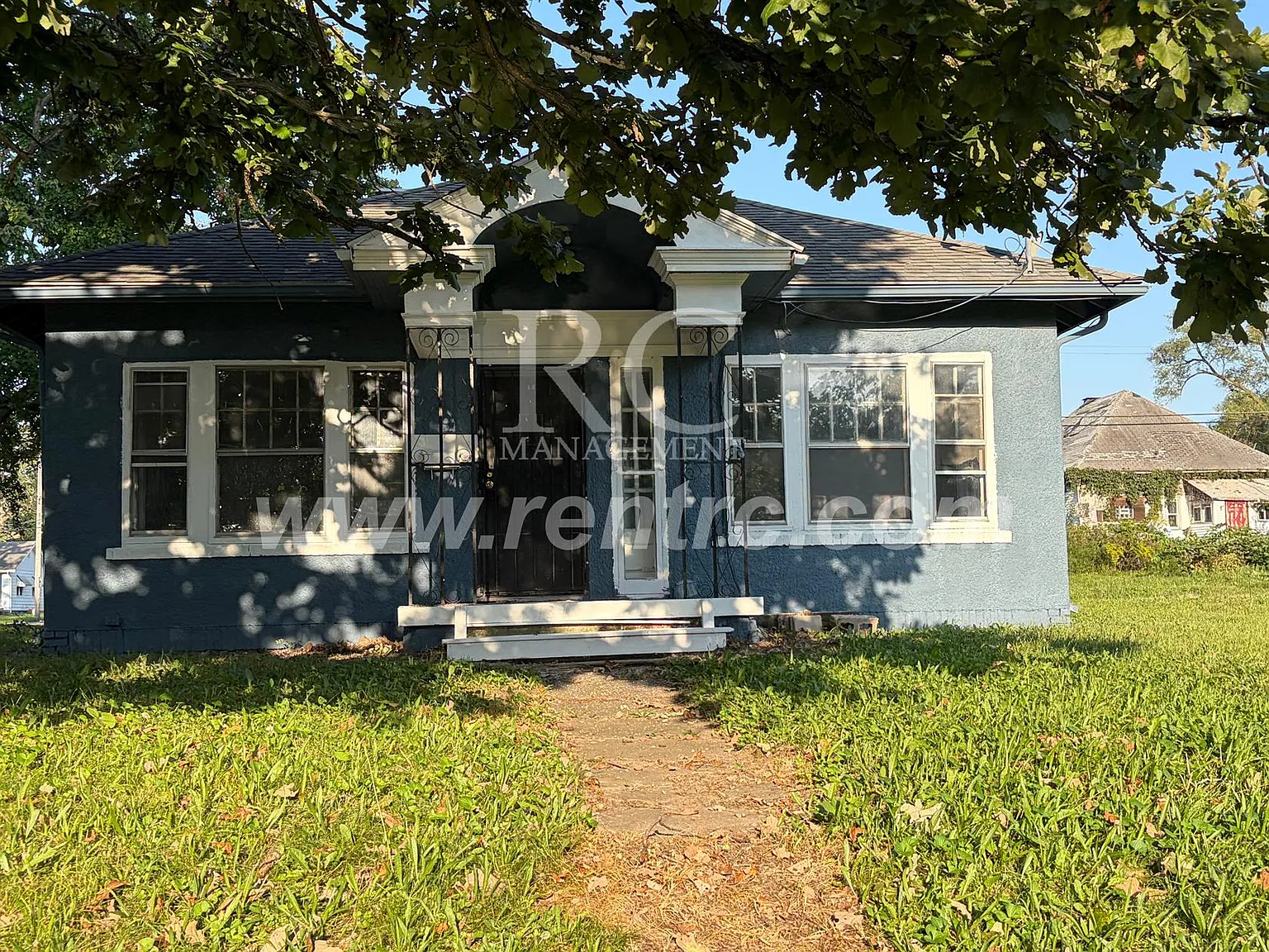 2 bed, 950 sqft, $795 — Photo 1