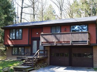 4 Oak Dr, Leetsdale, PA 15056