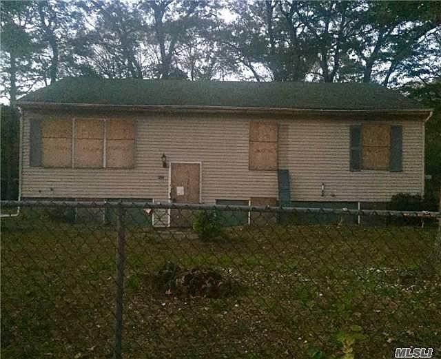 2nd image of 121 Norfleet Ln