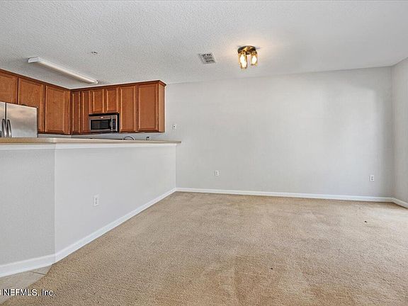 4th image of 871 S Black Cherry Dr