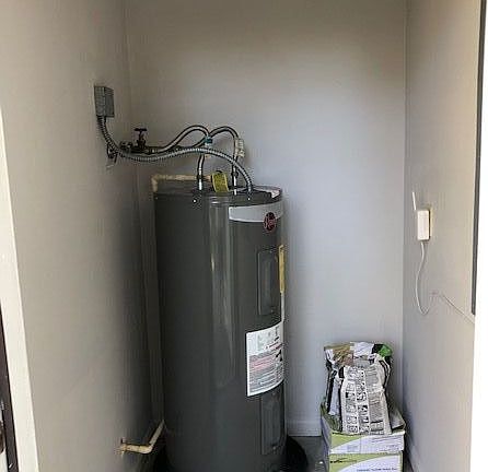 5th image of 6010 Susan Cir