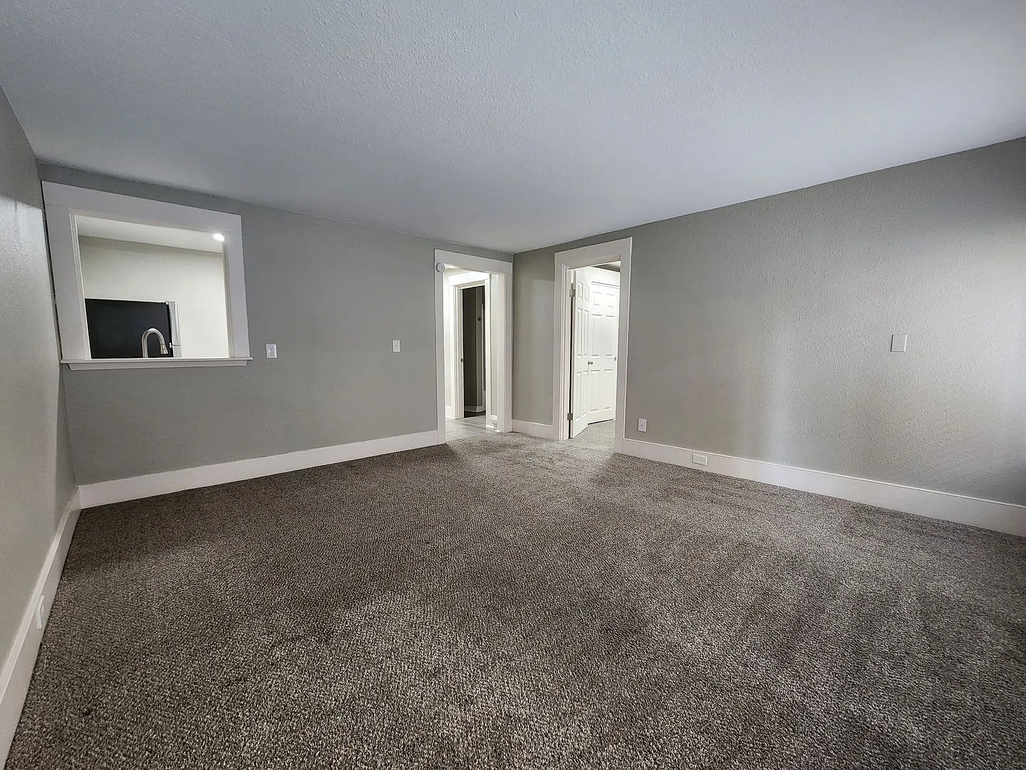 Florence Apartments — Photo 4